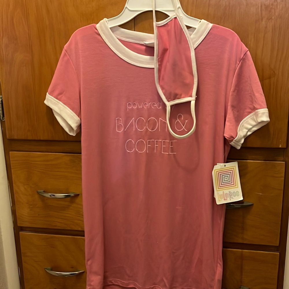 Brand New With Tags Pink Xxs Lularoe Liv T. Fits True To Size.